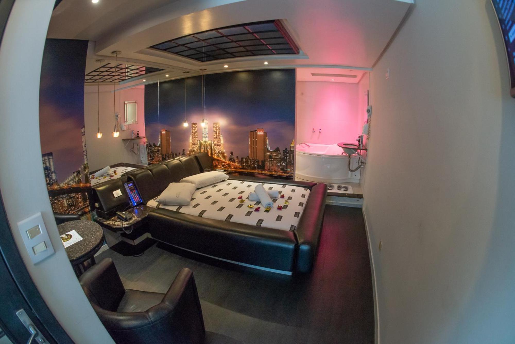 Love hotel Manhattan (adults Only)