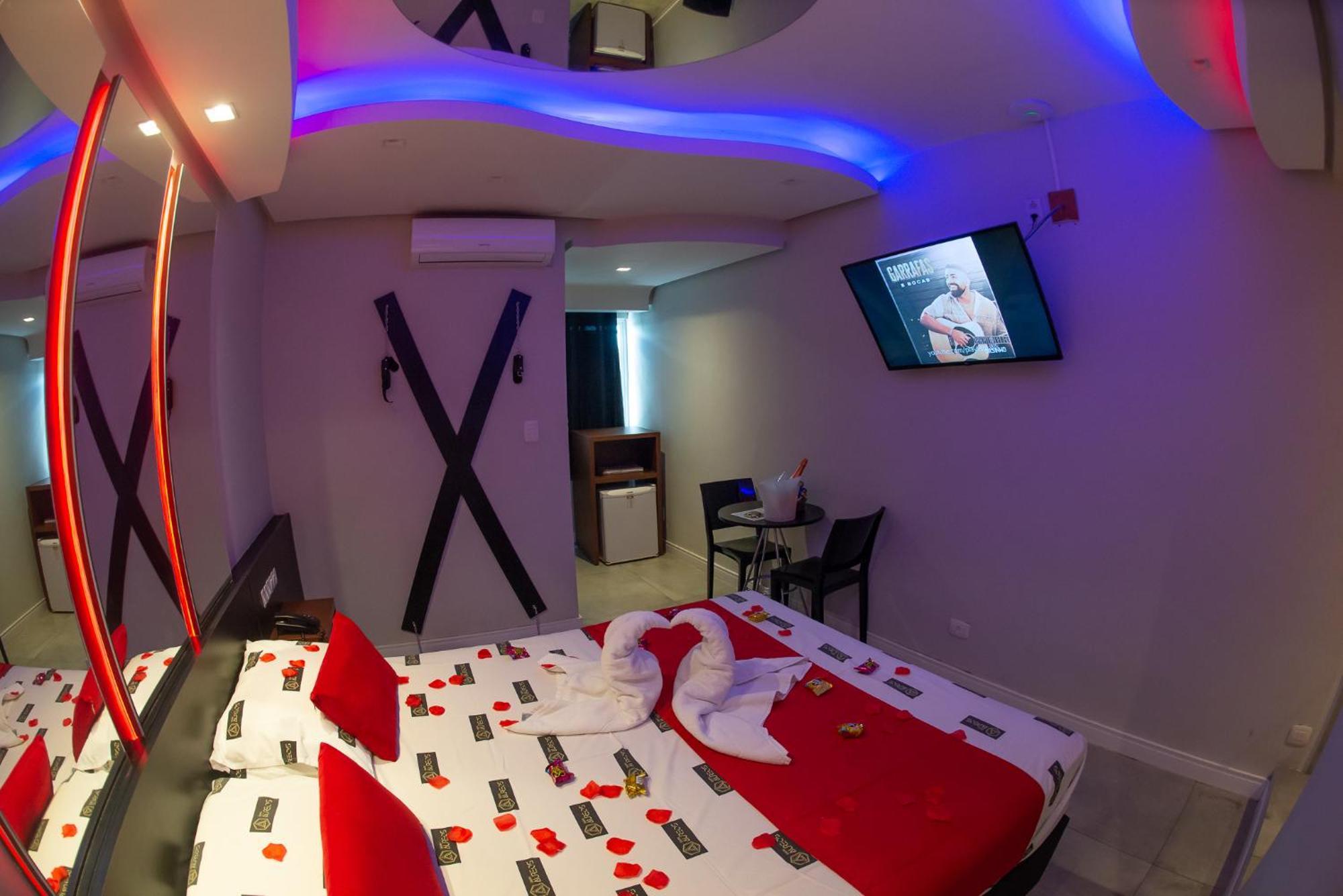 Manhattan (adults Only) Love hotel
