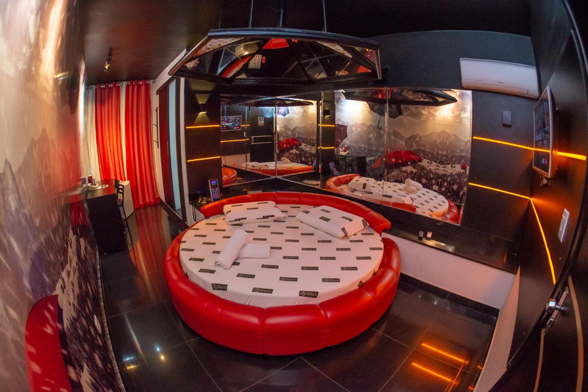 Manhattan (adults Only) Love hotel